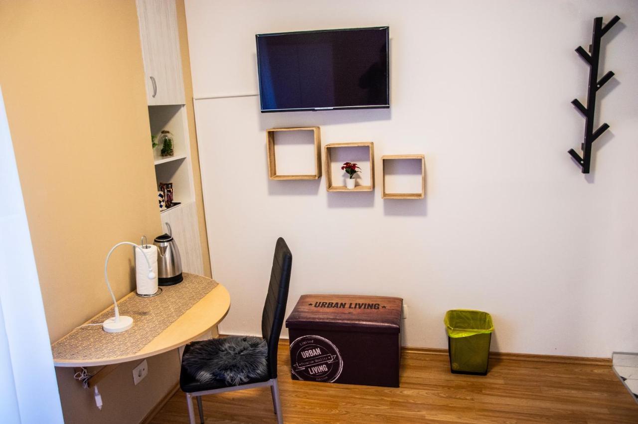 Apartment & Room Eni 萨格勒布 外观 照片