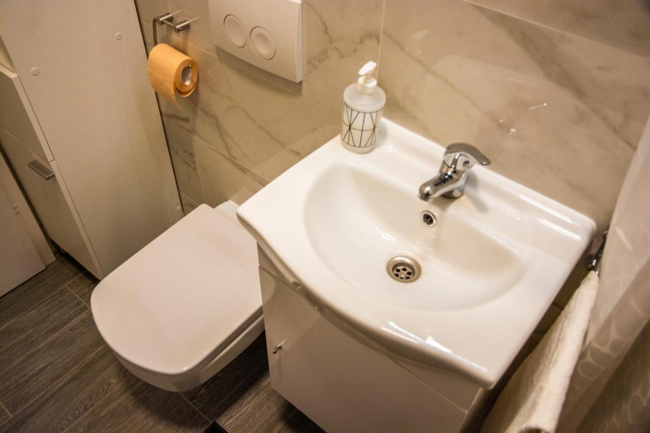 Apartment & Room Eni 萨格勒布 外观 照片