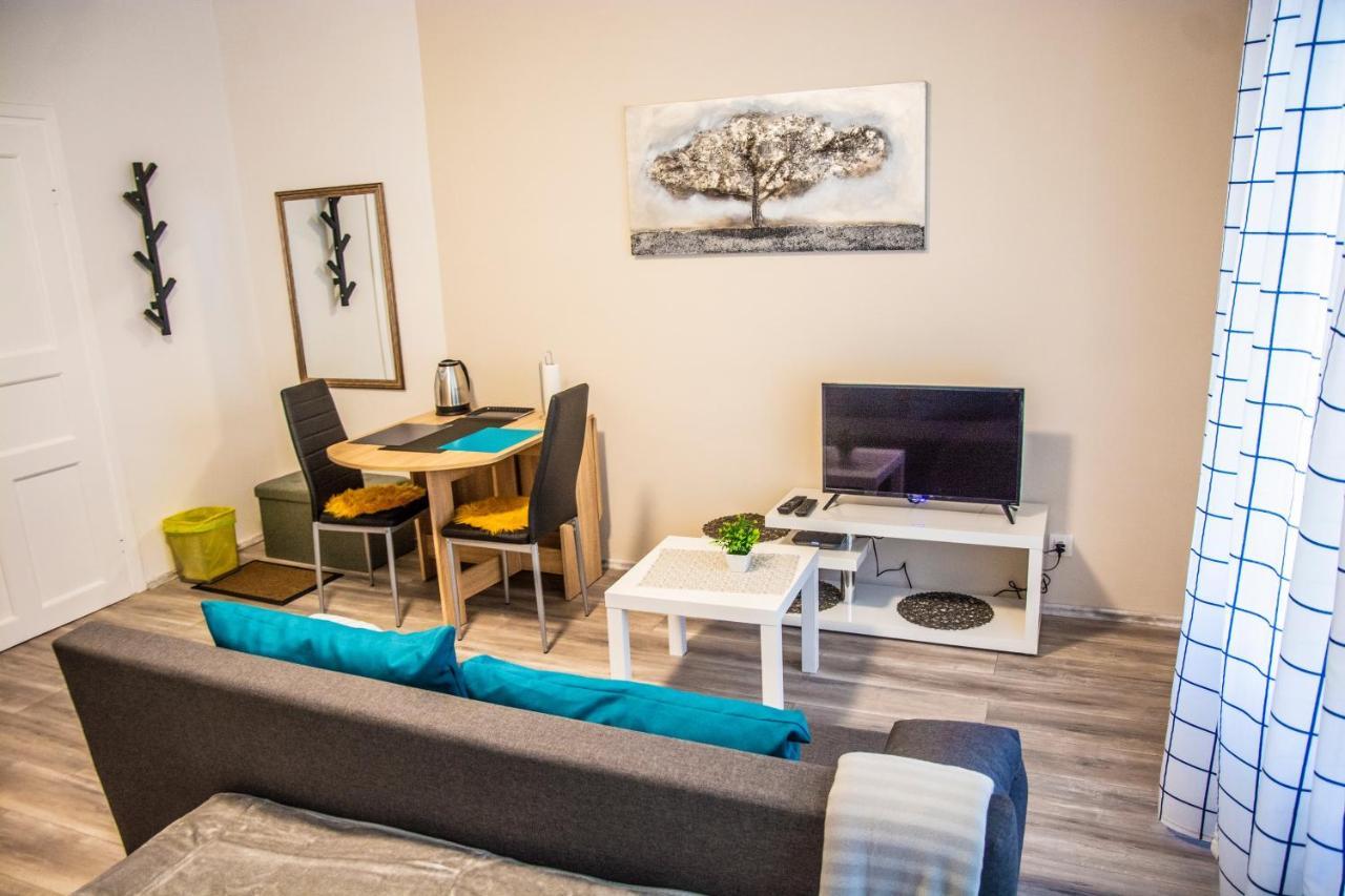 Apartment & Room Eni 萨格勒布 外观 照片