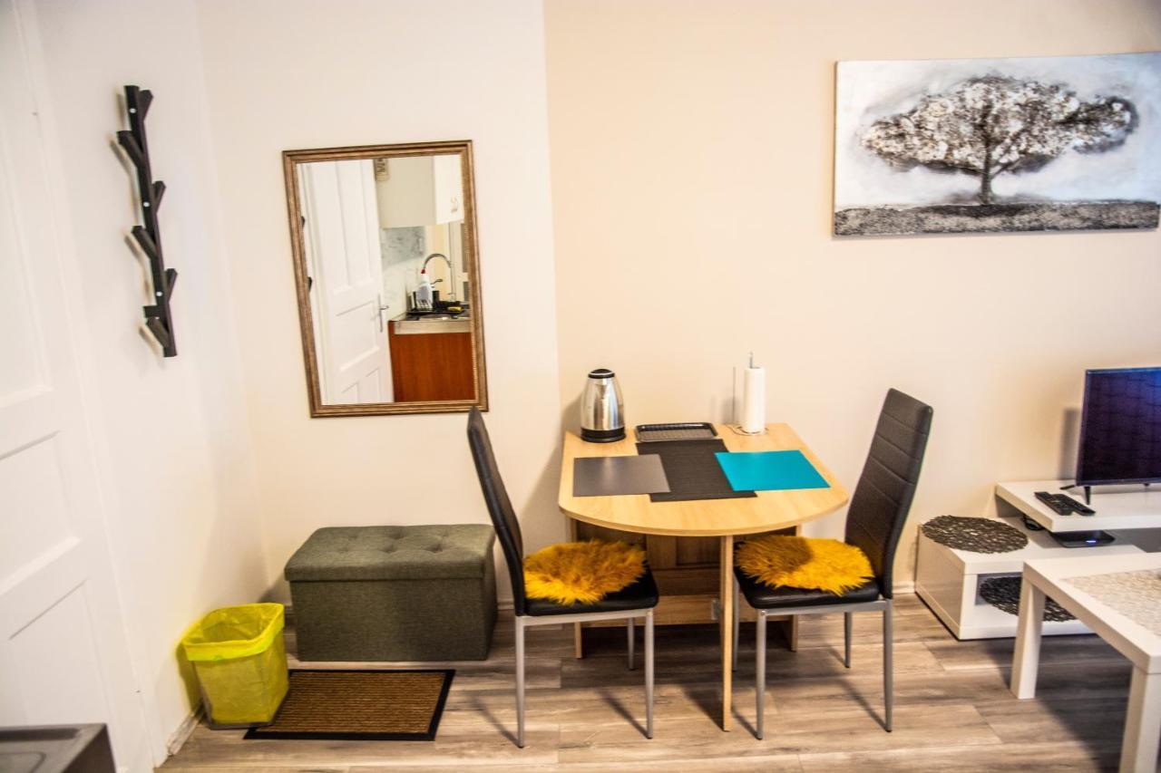 Apartment & Room Eni 萨格勒布 外观 照片