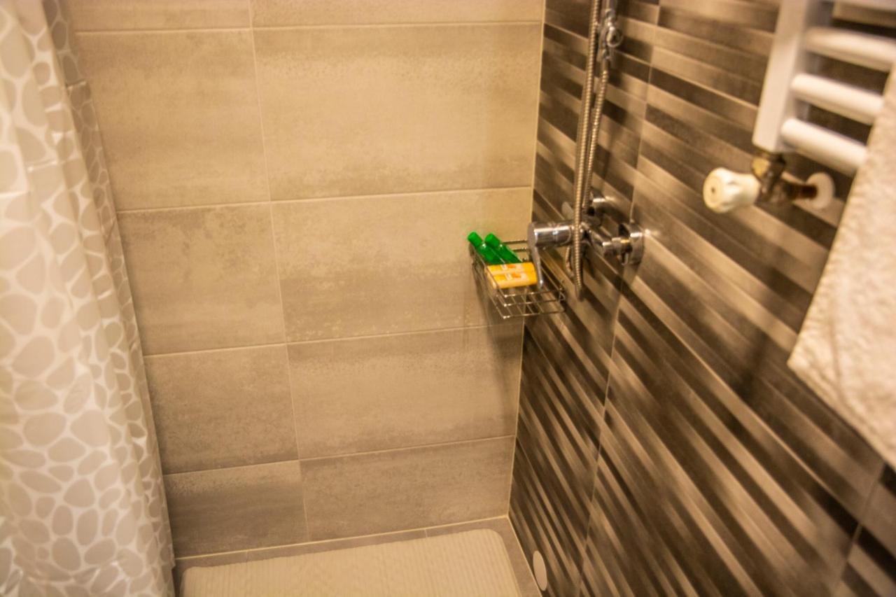 Apartment & Room Eni 萨格勒布 外观 照片